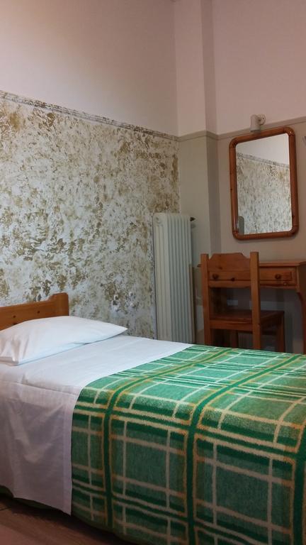 Hotel Alma à Athènes Extérieur photo